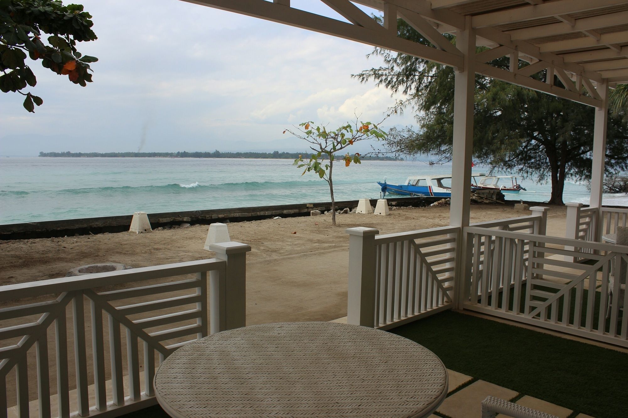Gili Meno Mojo Beach Resort Экстерьер фото
